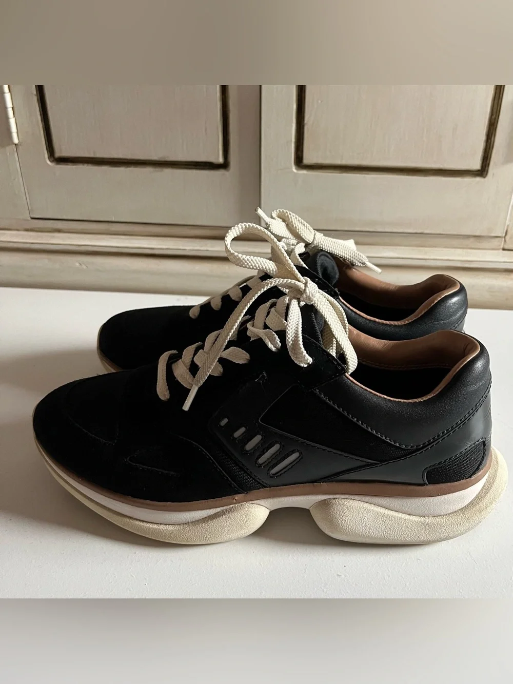 Women’s Tory Sport Bubble Sneaker Black/Ivory Pearl/Gazelle leather sporty 8.5